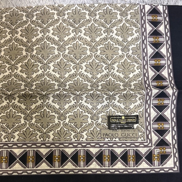 Paolo Gucci Accessories - New🌸Paolo Gucci Black and Cream handkerchief